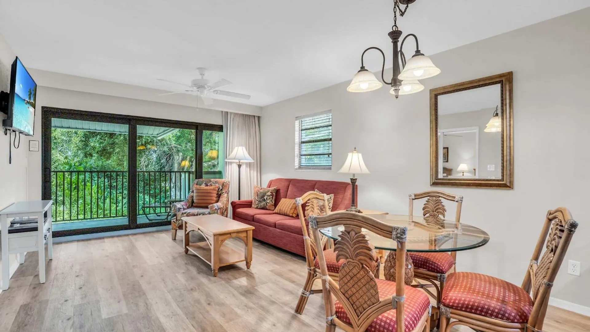 End Unit With Private Views