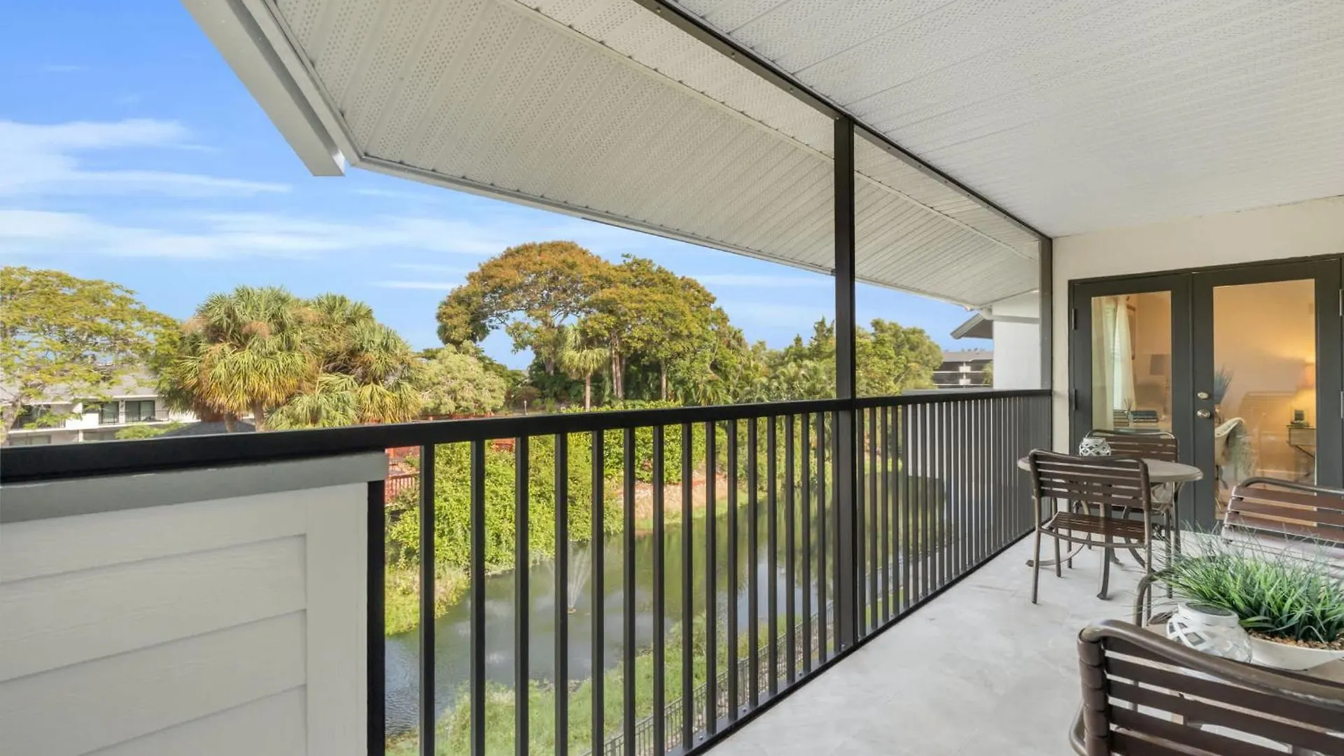 Gorgeous Inside - Stunning Views