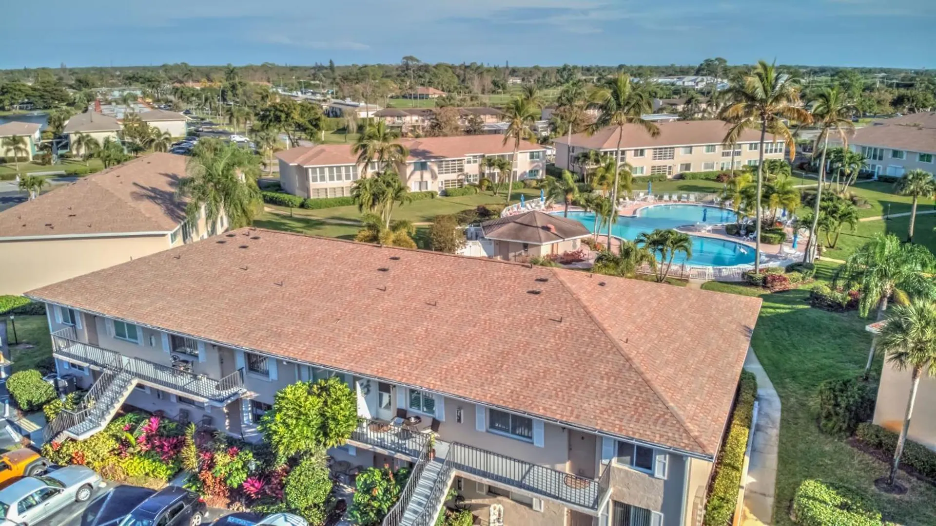 Dom wakacyjny Second Floor In Sunrise Of The With Wonderful Community Pool View