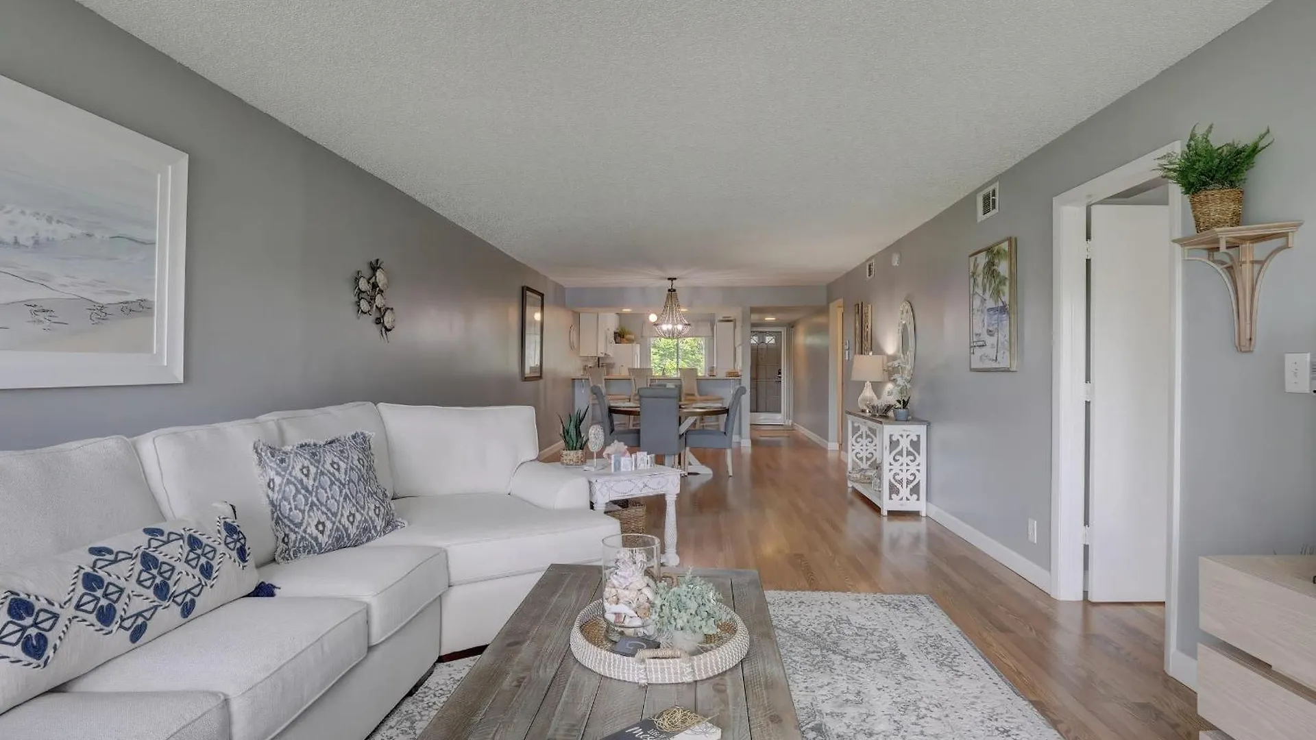 Second Floor In Sunrise Of The With Wonderful Community Pool View * Naples