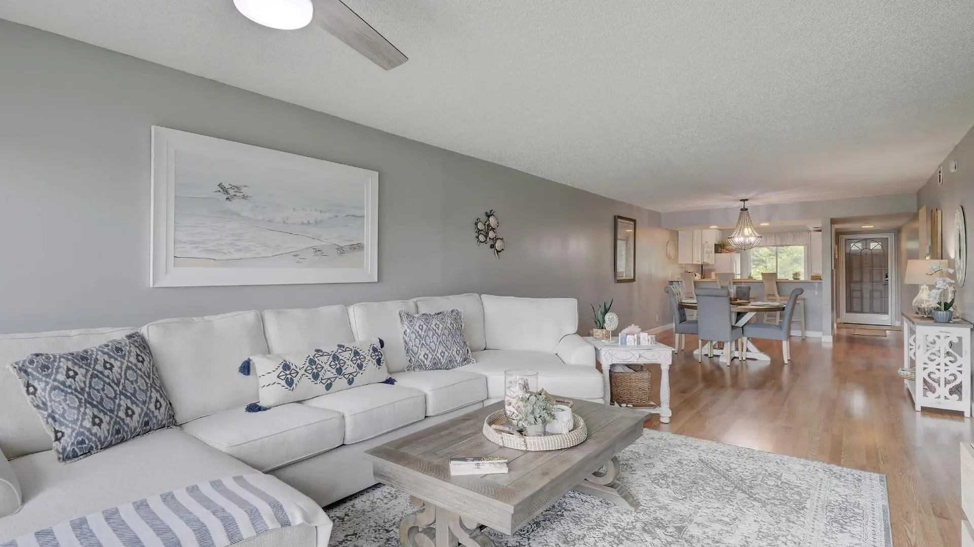 Second Floor In Sunrise Of The With Wonderful Community Pool View Dom wakacyjny *