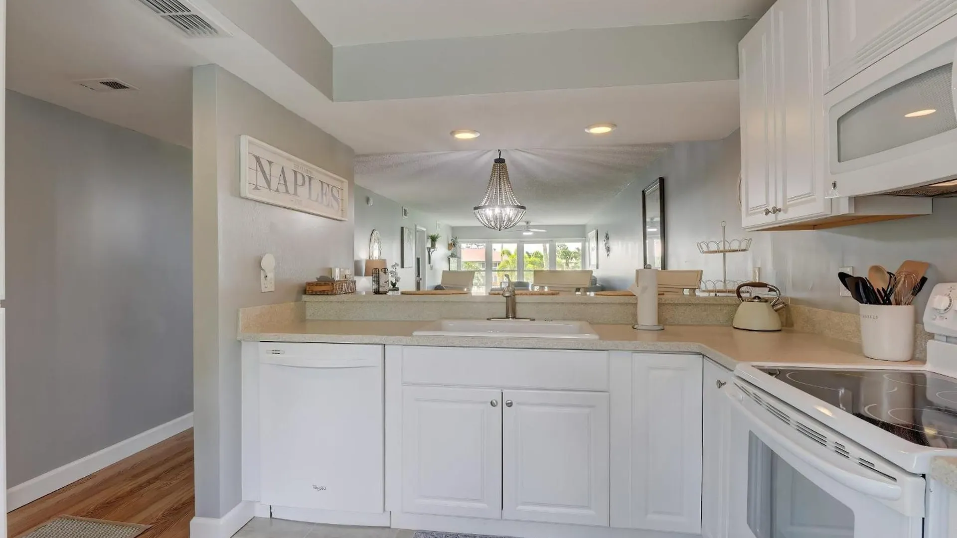 Dom wakacyjny Second Floor In Sunrise Of The With Wonderful Community Pool View *