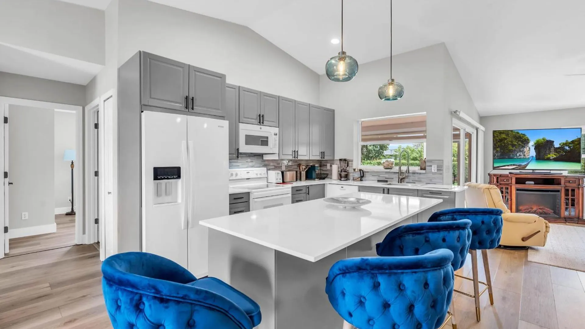 4 Miles To And Walk To Shops North Naples