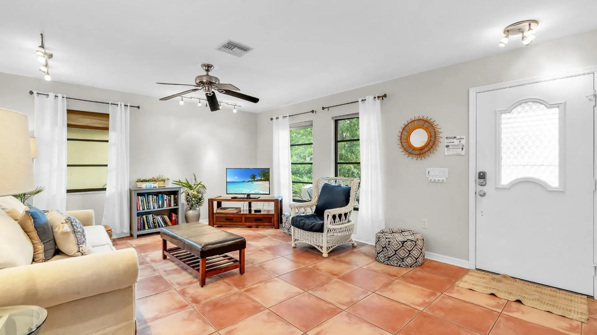 A Quaint And Serene Neighborhood In North Naples