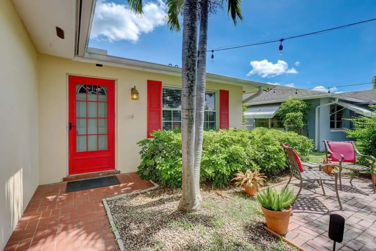 Coastal Bliss Retreat Eclectic Charm * North Naples
