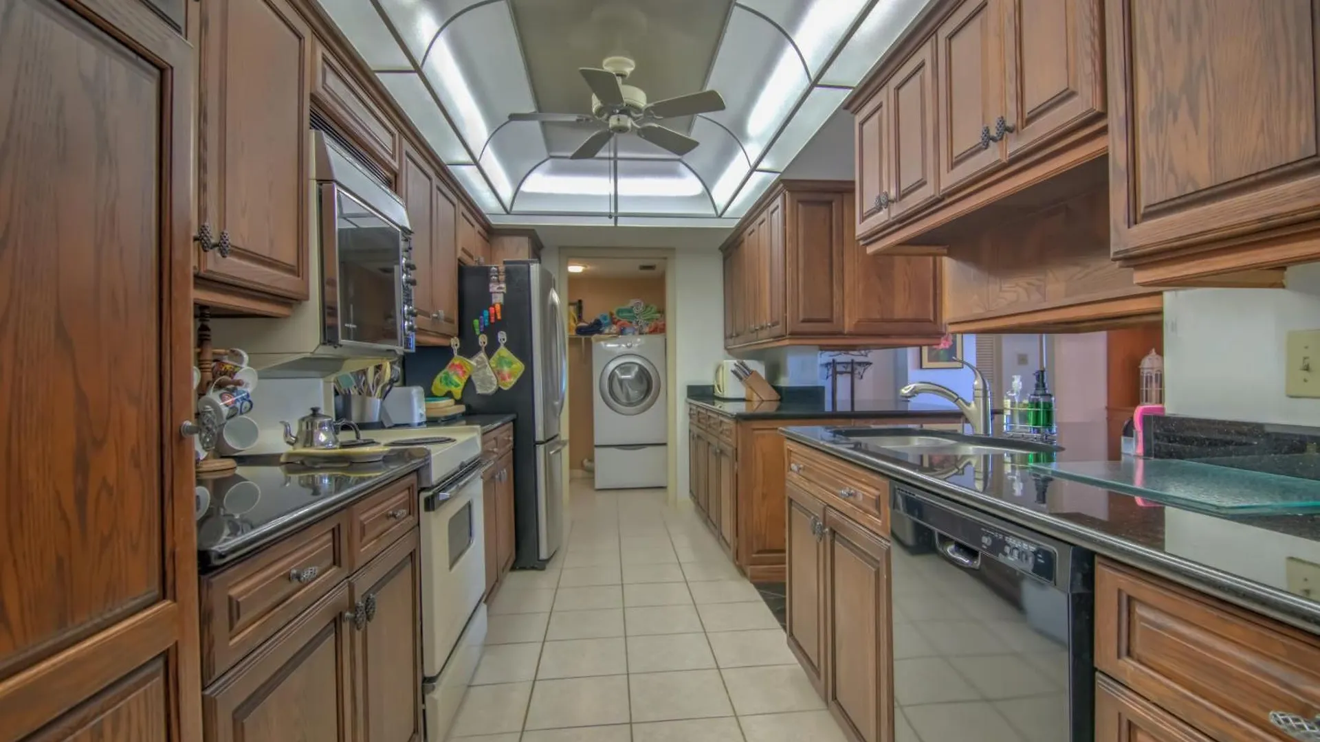 Walk To The And Enjoy Spectacular Views From 3 Bedroom