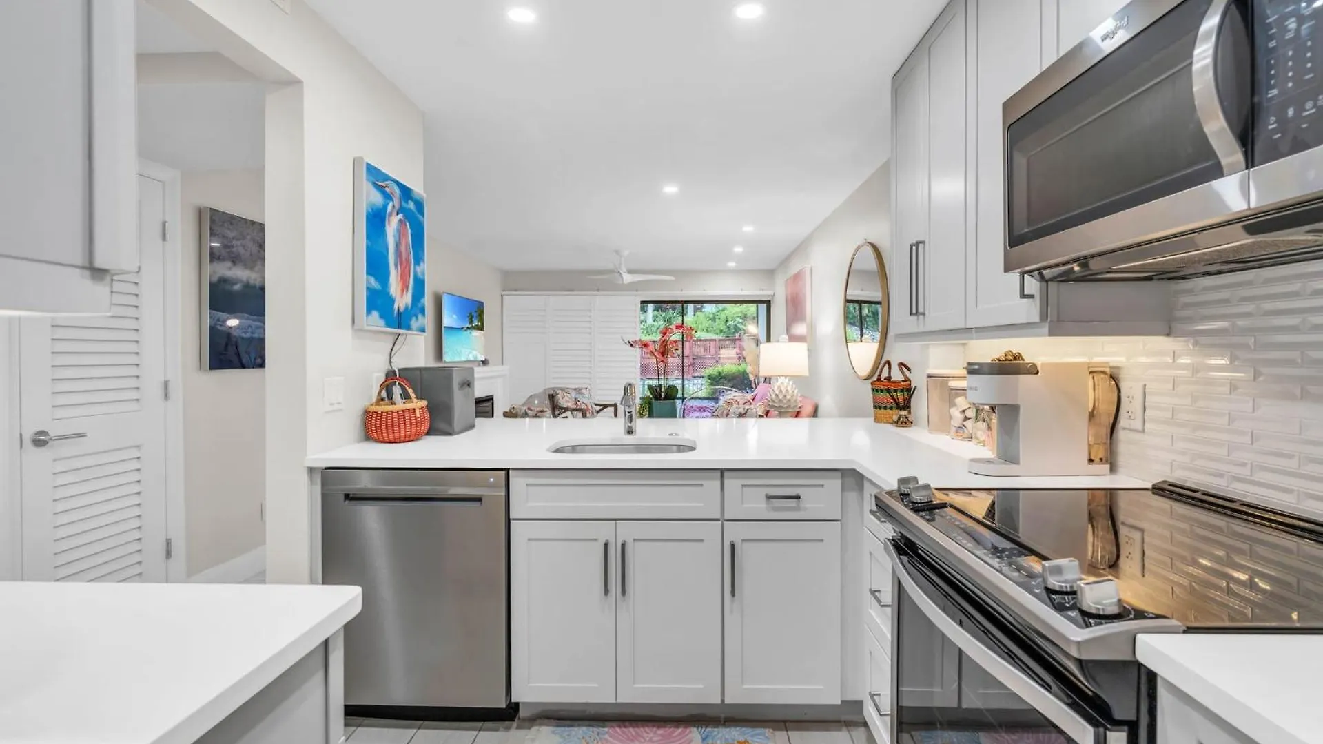 Completely Renovated First Floor Ferienhaus North Naples