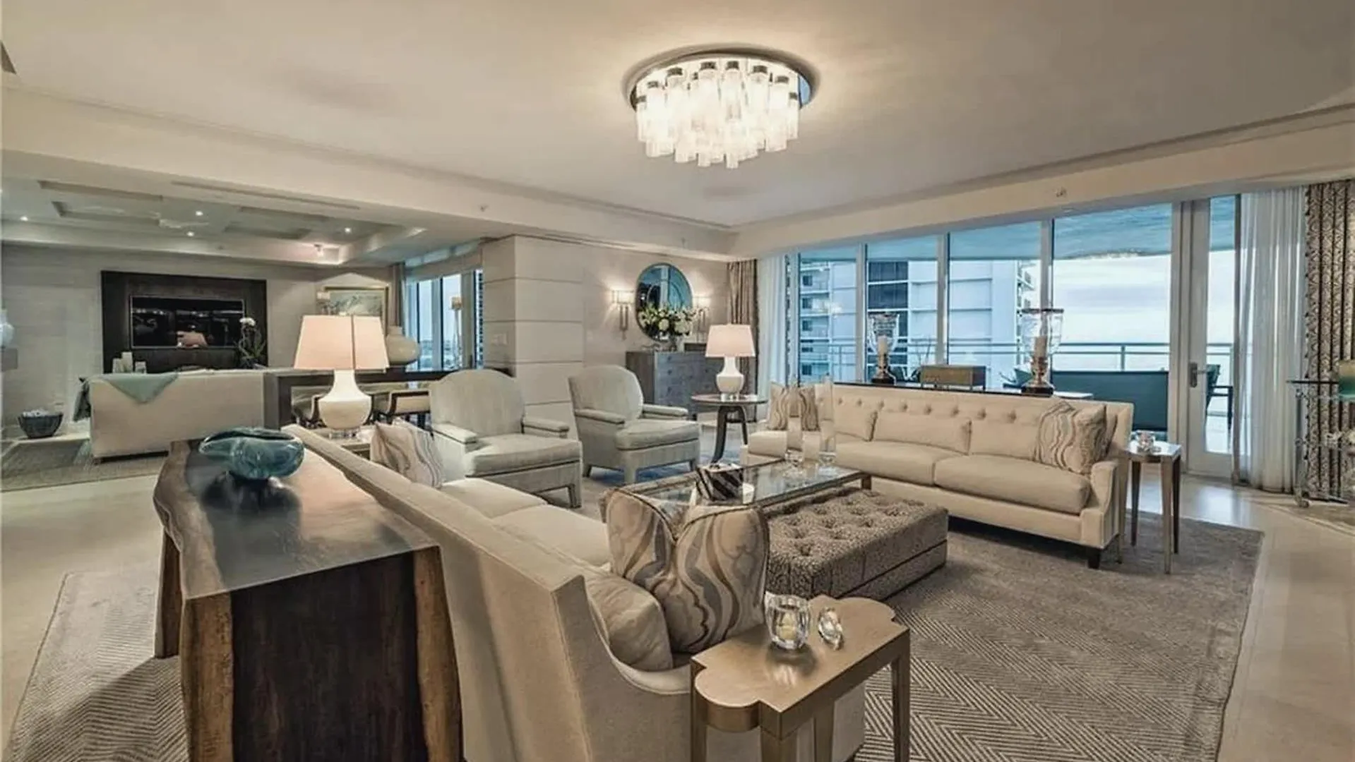 Lifestyle Stunning 3 Bedroom Beachfront 아파트 *