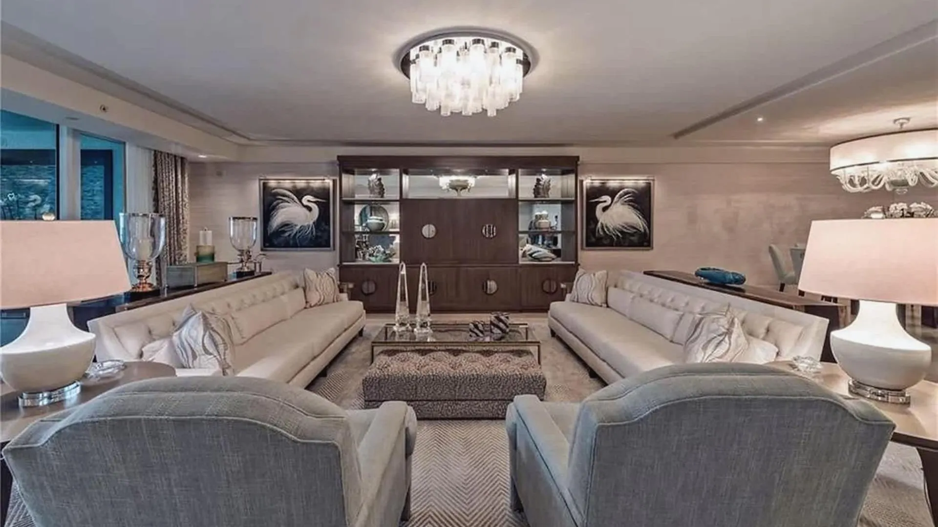 Lifestyle Stunning 3 Bedroom Beachfront