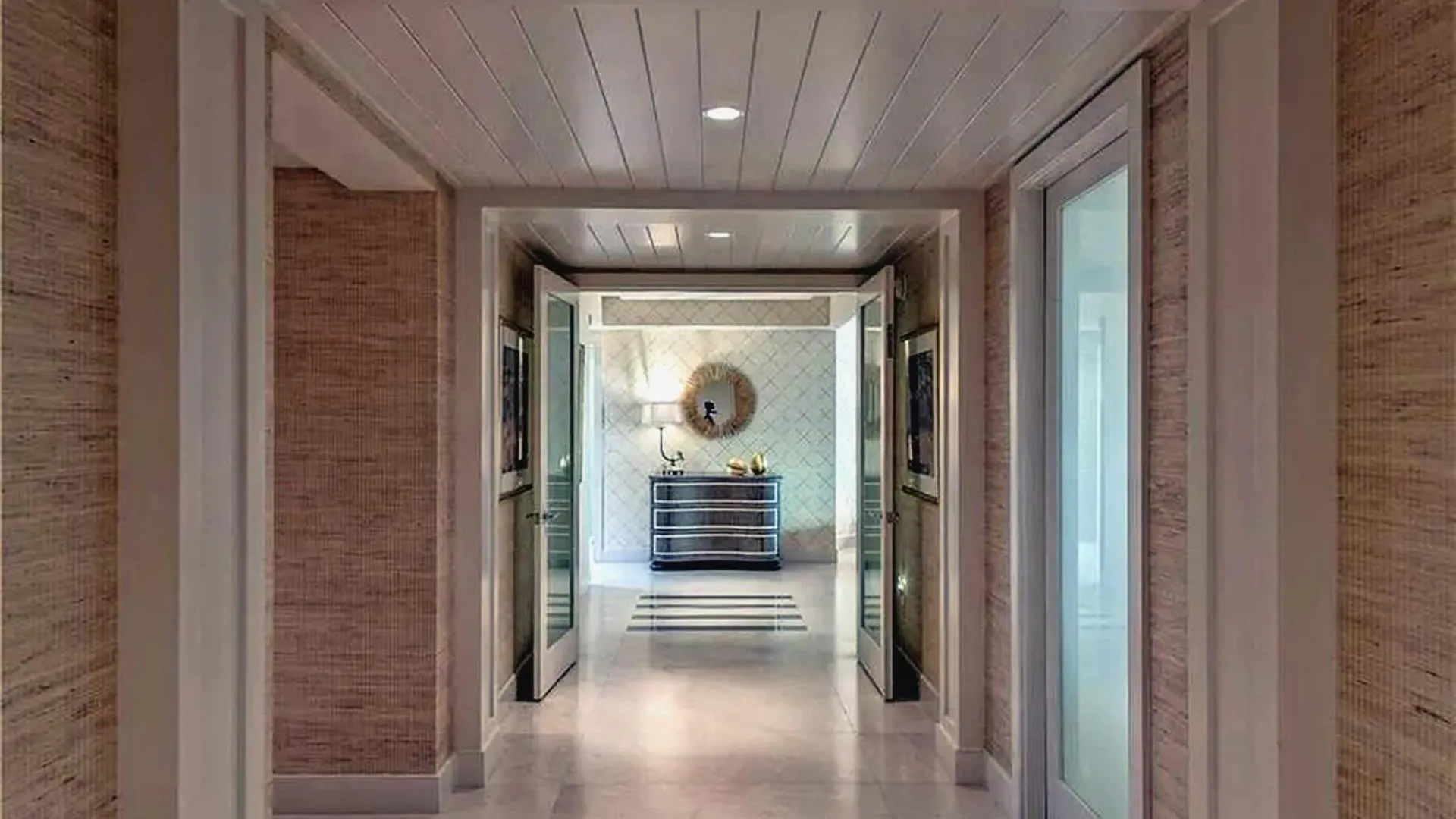 Lifestyle Stunning 3 Bedroom Beachfront * North Naples