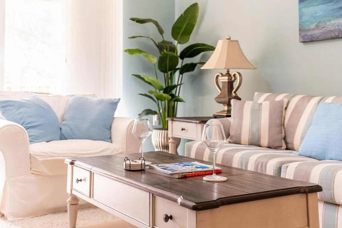 Apartment Golf, Pools, Hot Tub, Pickleball, Near Beaches Naples