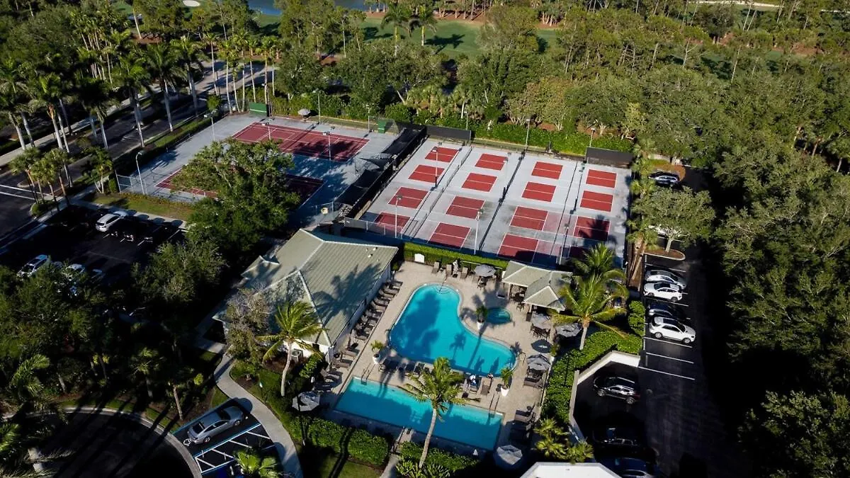 Apartment Golf, Pools, Hot Tub, Pickleball, Near Beaches Naples