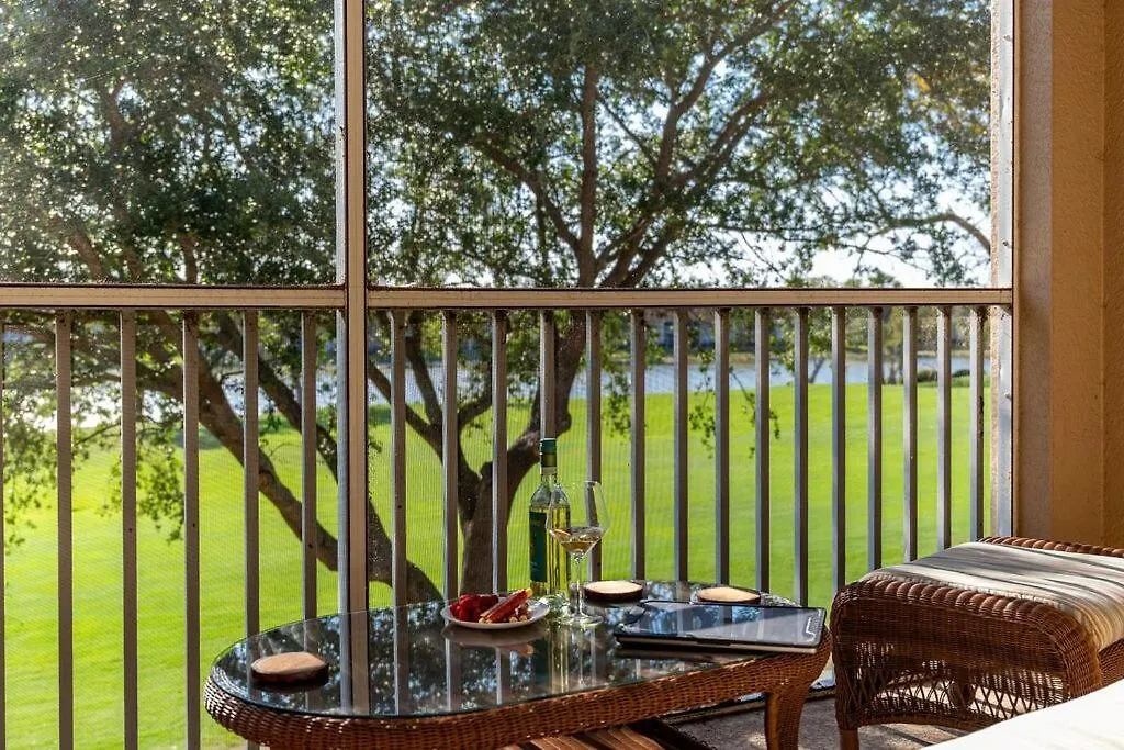 Golf, Pools, Hot Tub, Pickleball, Near Beaches Apartment Naples