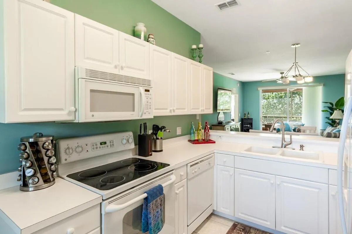 Golf, Pools, Hot Tub, Pickleball, Near Beaches *