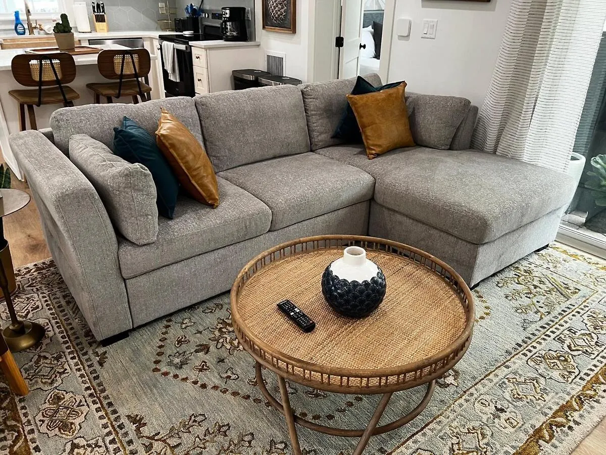 Welcome To The Close To 5th Ave And Holiday home Naples