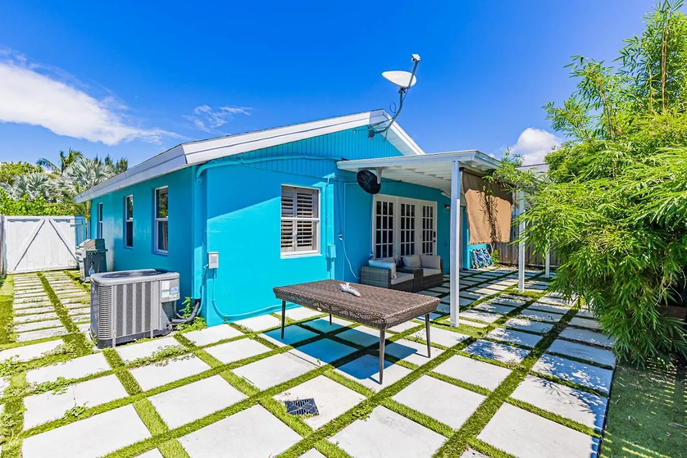 Coastal Getaway, 5 Mins To Vanderbilt Casa vacanze *