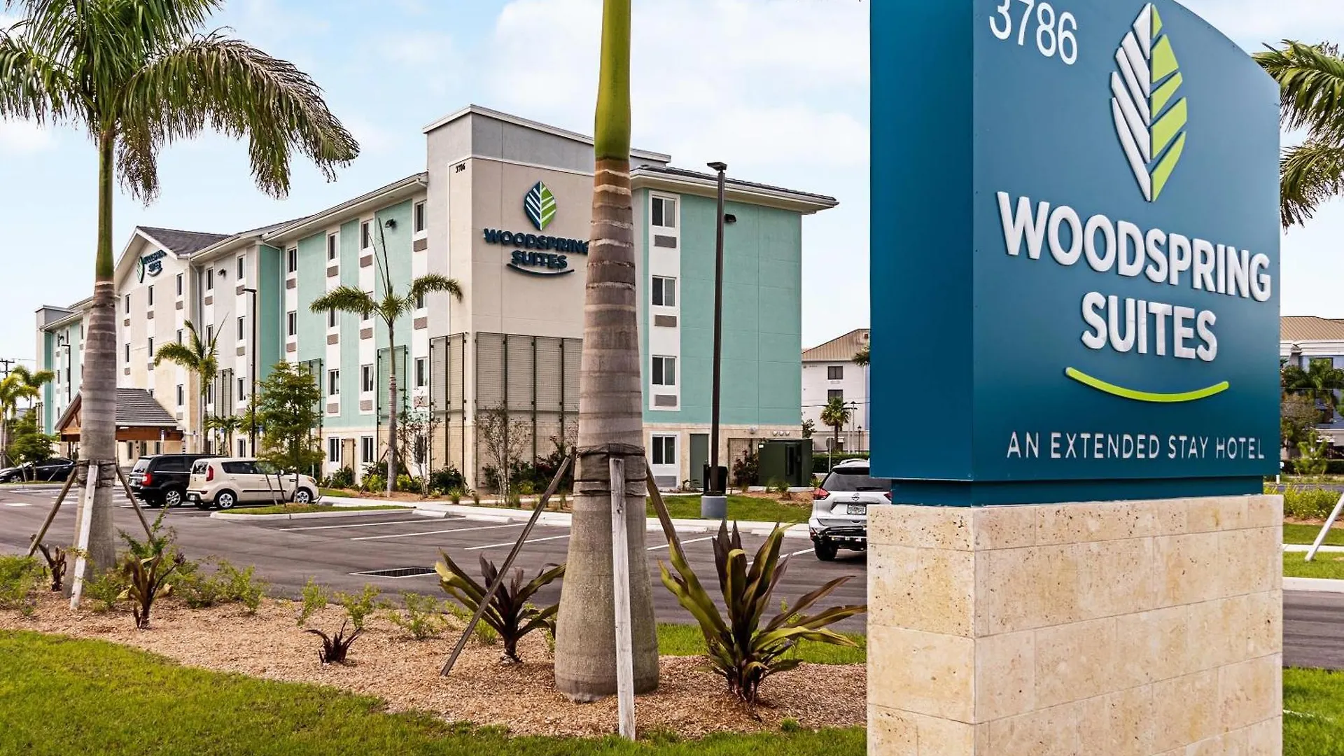 Woodspring Naples Golden Gate