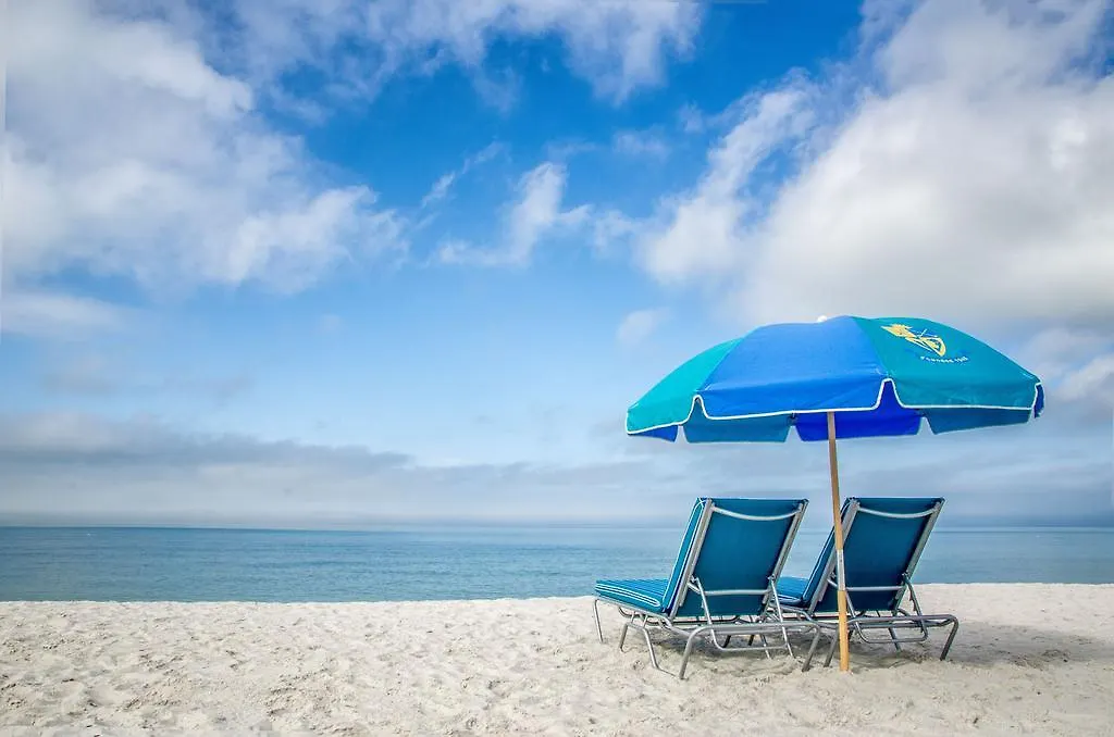 Курортный комплекс Beach And Golf Club Нейплс