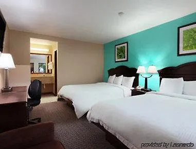 Super 8 By Wyndham Naples