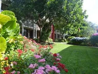 Collins Hotel