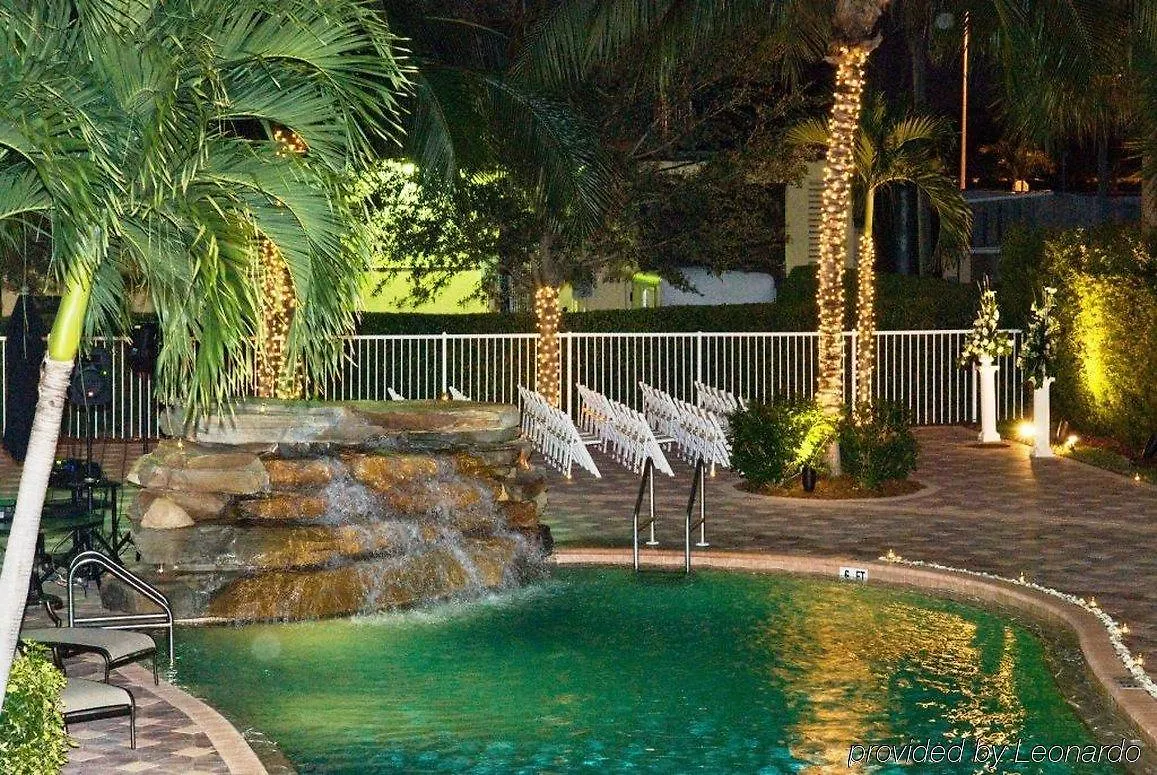 מלון Hilton North Naples