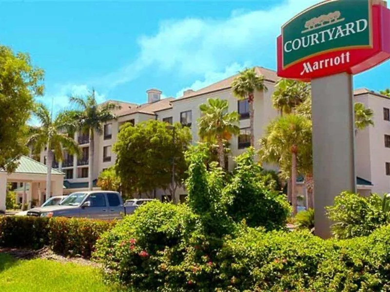 Hotell Courtyard By Marriott -