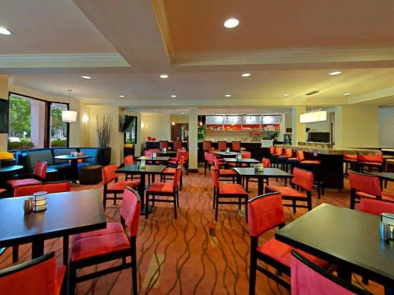 Hotell Courtyard By Marriott - North Naples