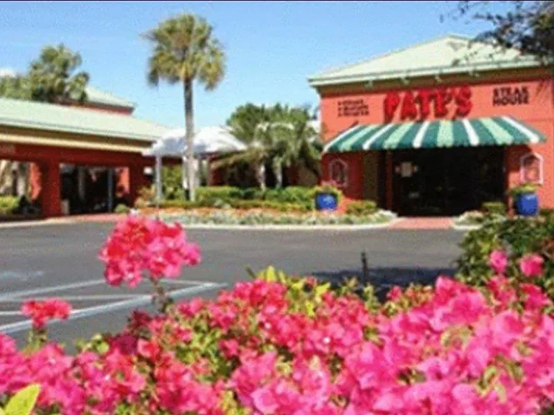 Hotel Collins North Naples