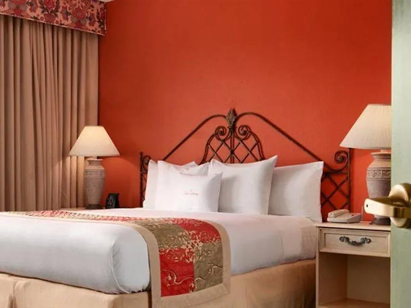 מלון Doubletree By Hilton 4*