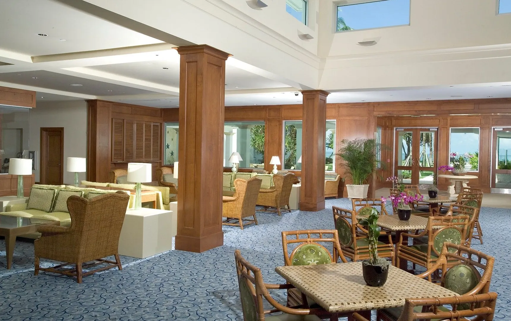 Курортный комплекс Beach And Golf Club Нейплс