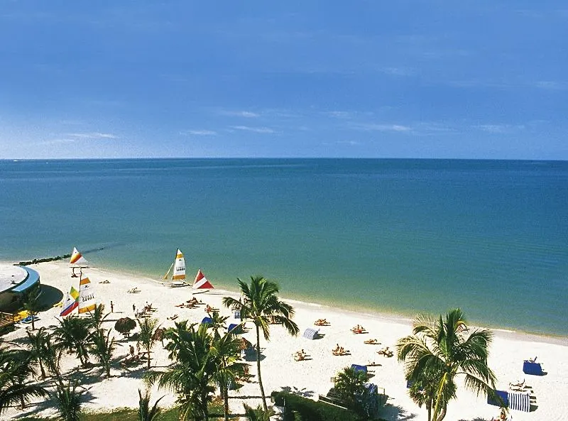 Beach And Golf Club Нейплс