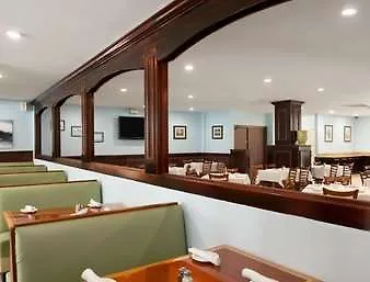 Collins Hotel