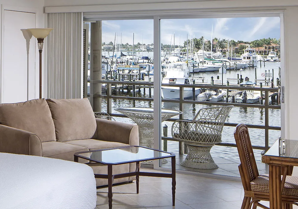 Cove On Bay Hotel 2*