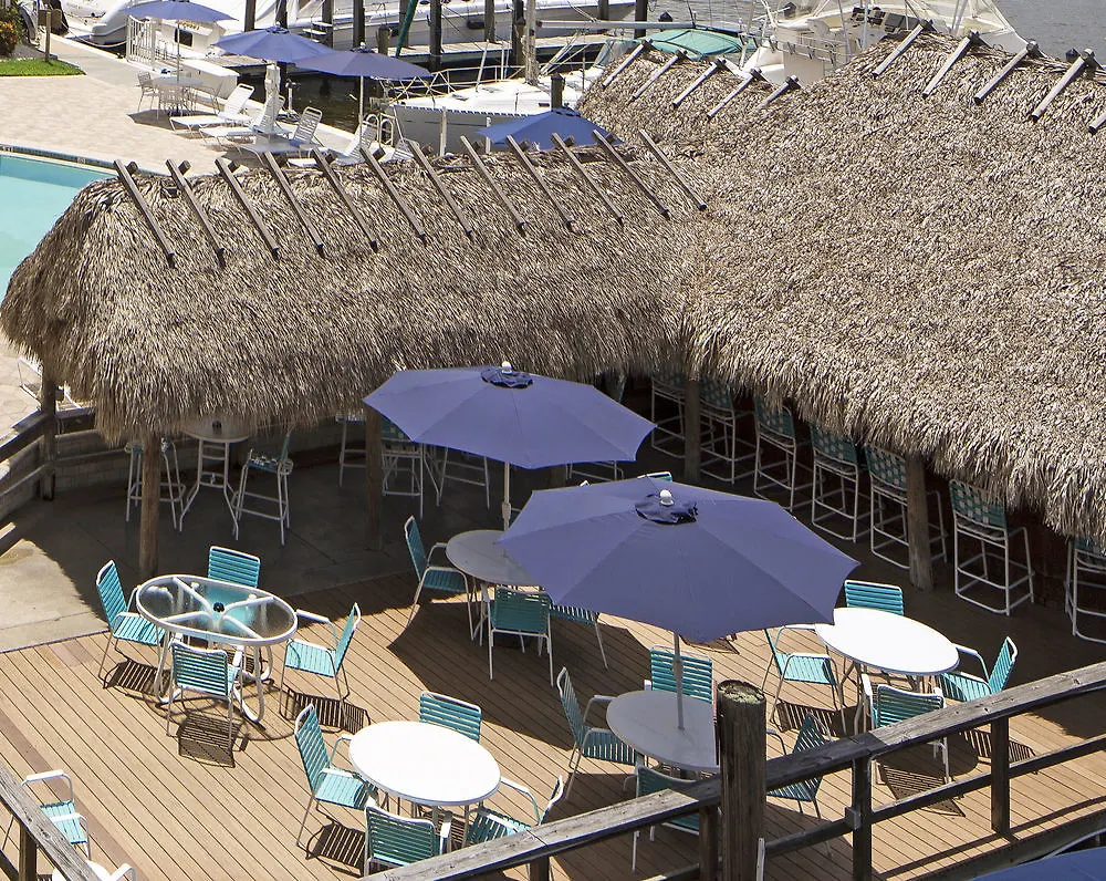 Hotel Cove On Bay 2*
