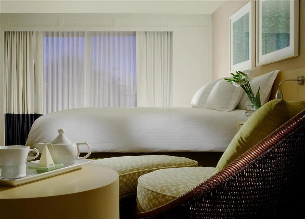 Hotel Edgewater Beach 4*