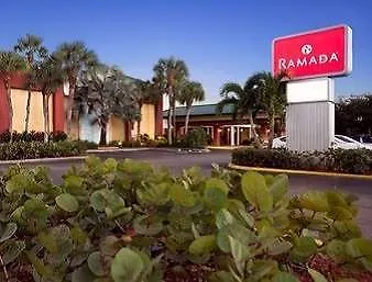 Hotel Collins North Naples