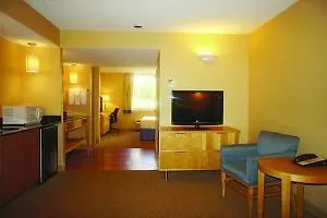 Hotel La Quinta By Wyndham Downtown North Naples