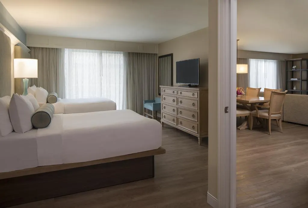 Edgewater Beach Hotel 4*