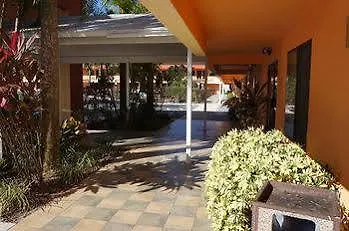 Super 8 By Wyndham Naples Hotel *