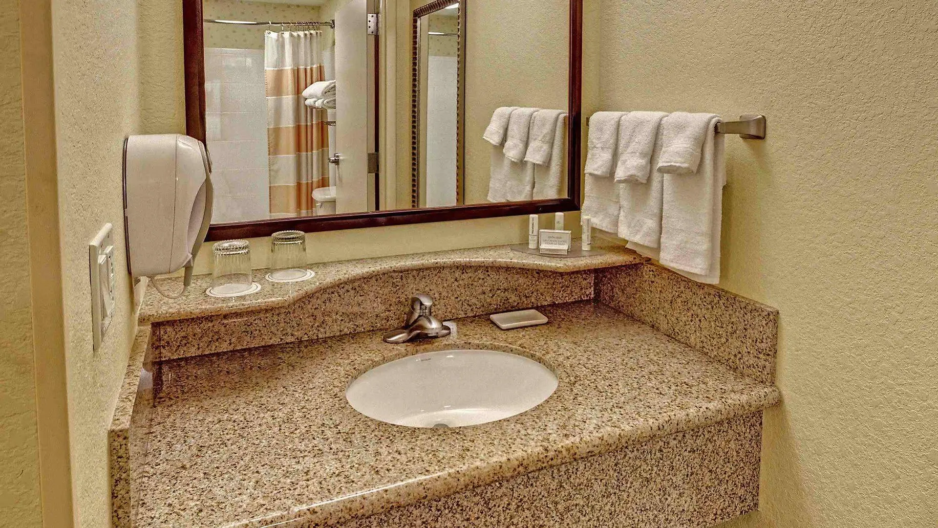 Springhill By Marriott Hotel 3*