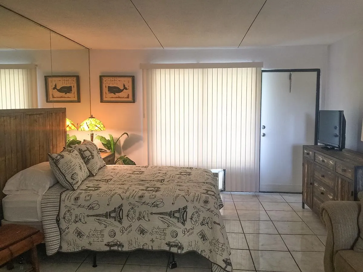 מוטל Capri Lodge