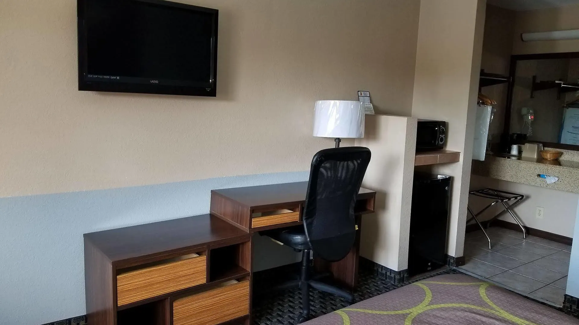 Super 8 By Wyndham Naples Hotel Golden Gate