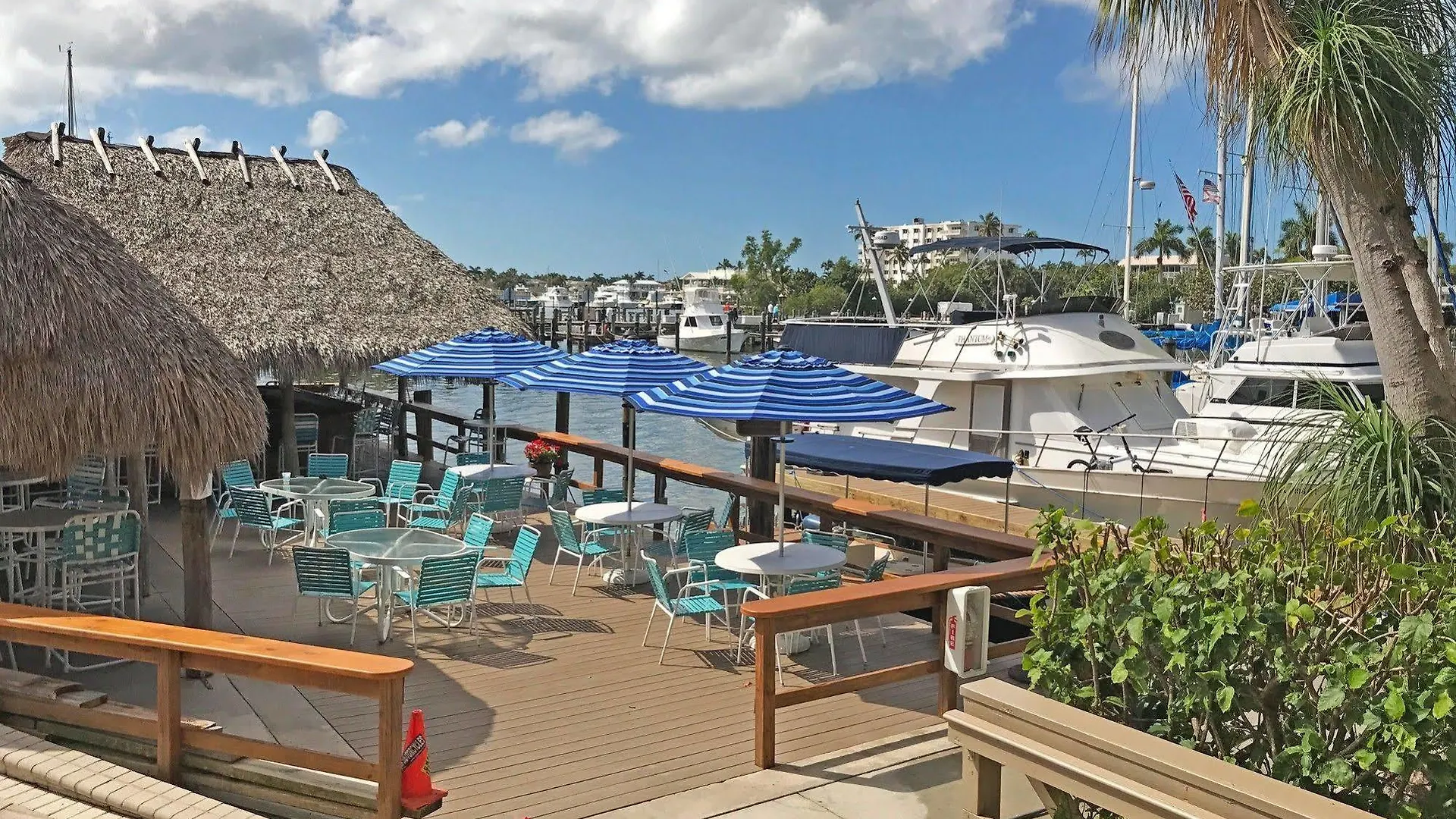 Cove On Bay Hotel 2*