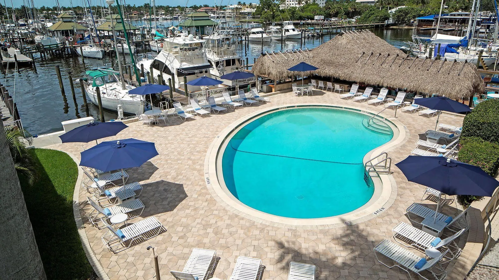 Cove On Bay Hotel North Naples