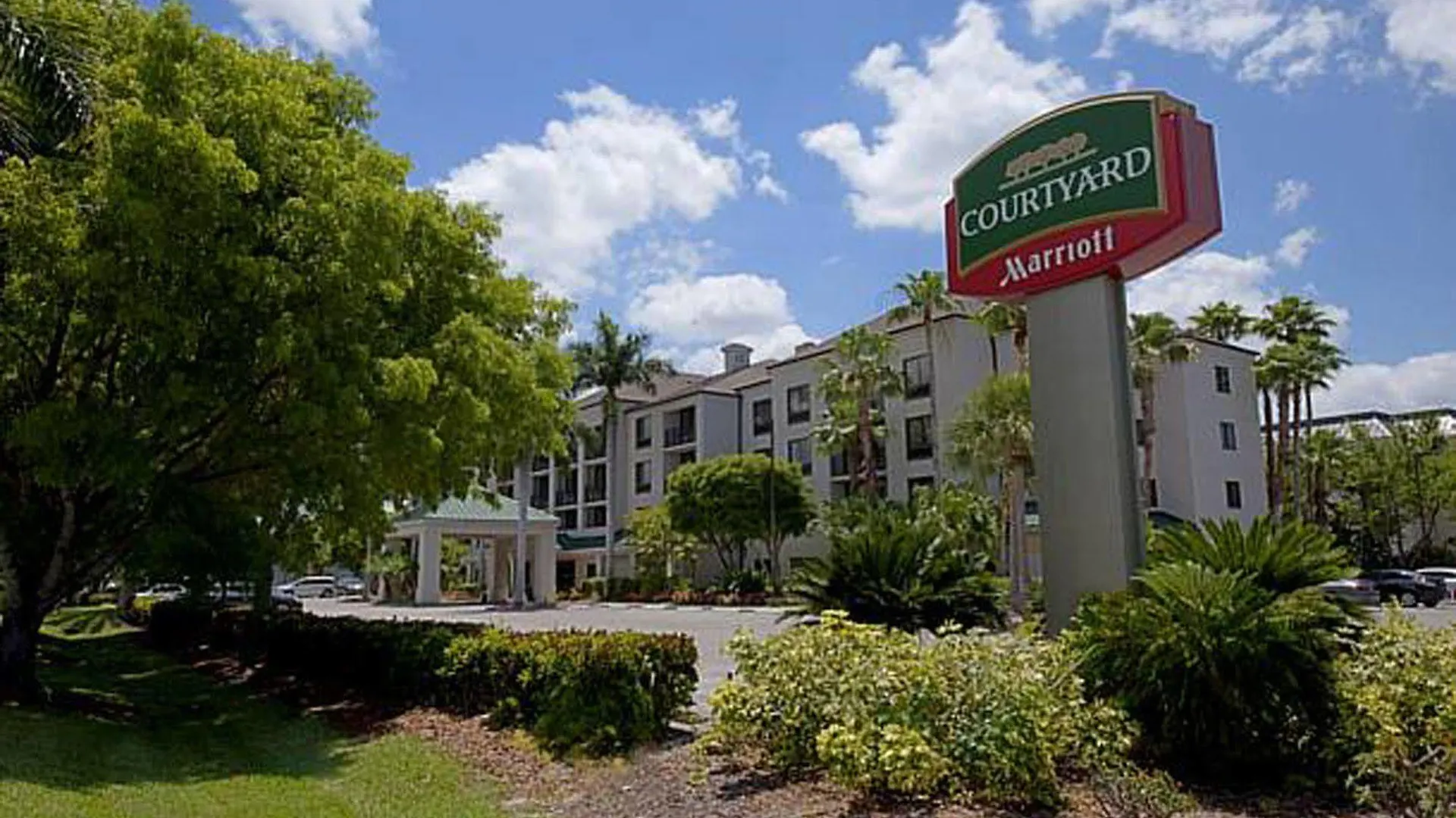 Hotell Courtyard By Marriott - 3*