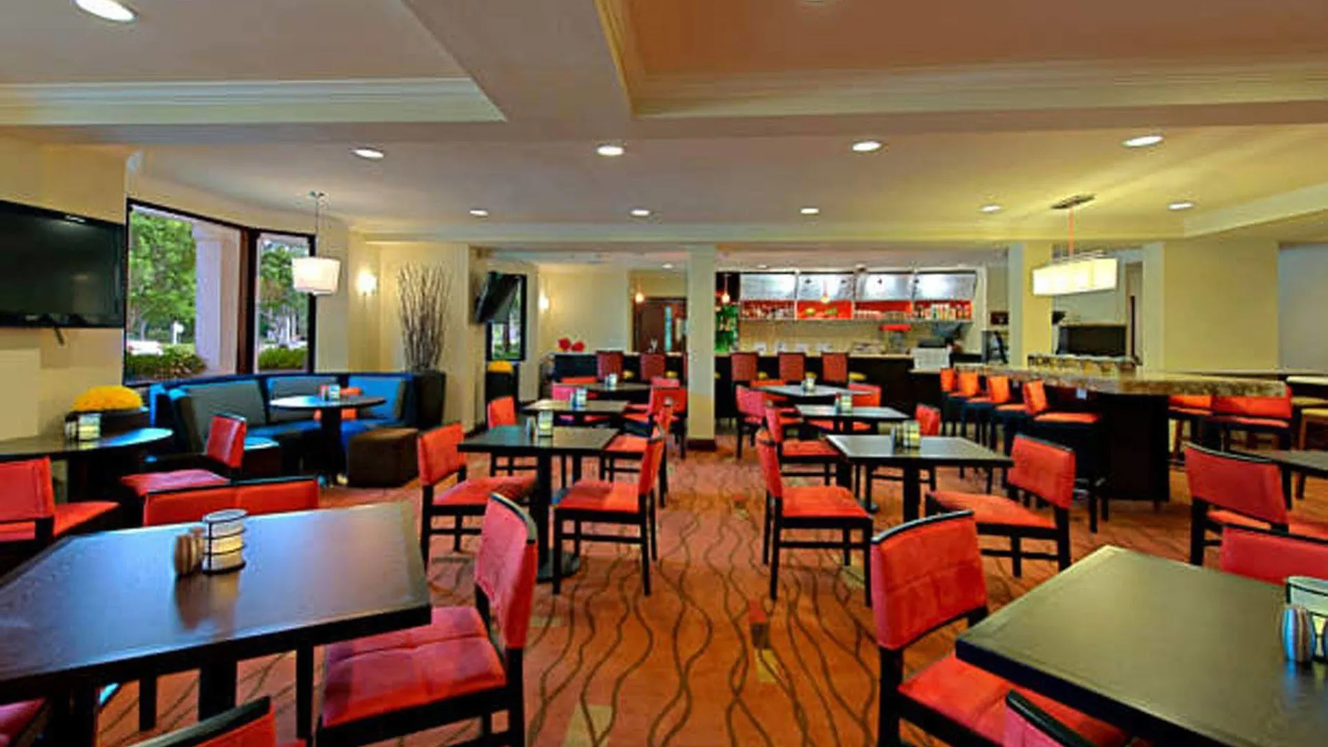 Courtyard By Marriott - Hotell 3*