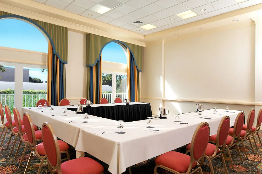 Hilton מלון North Naples