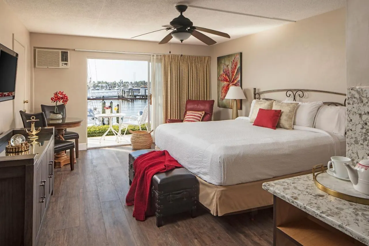 Hotel Cove On Bay 2*