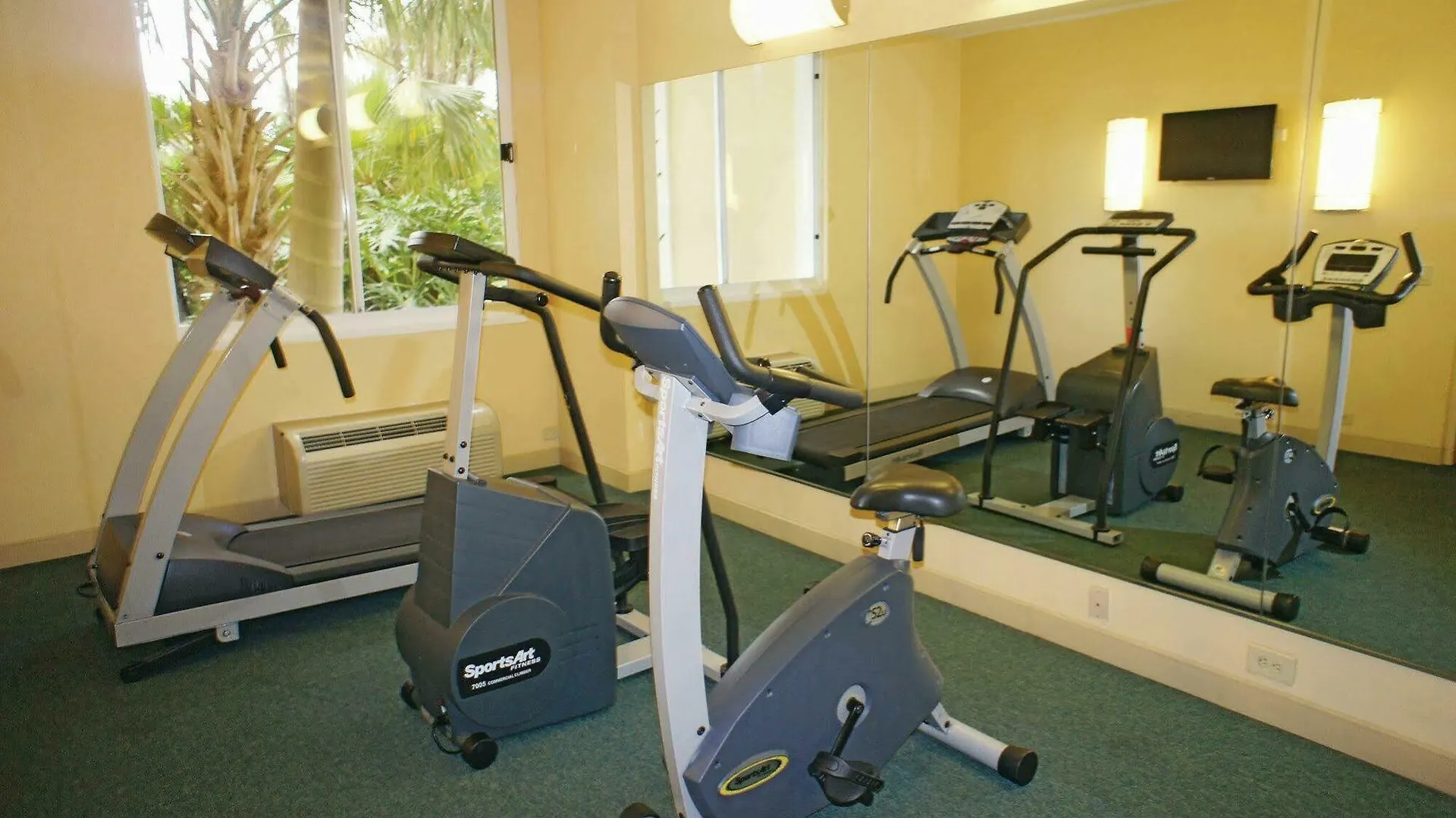 La Quinta By Wyndham Downtown Hotel North Naples