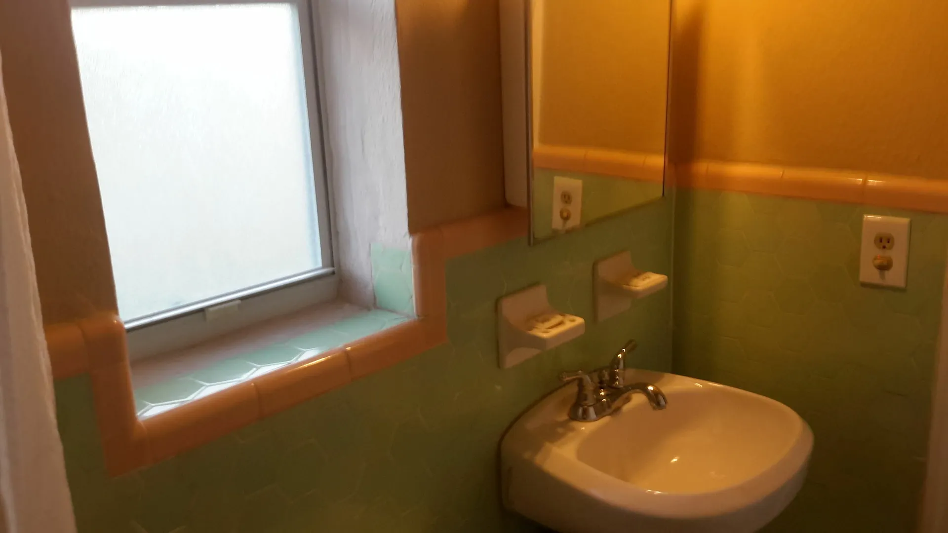 Contys Hotel 2*